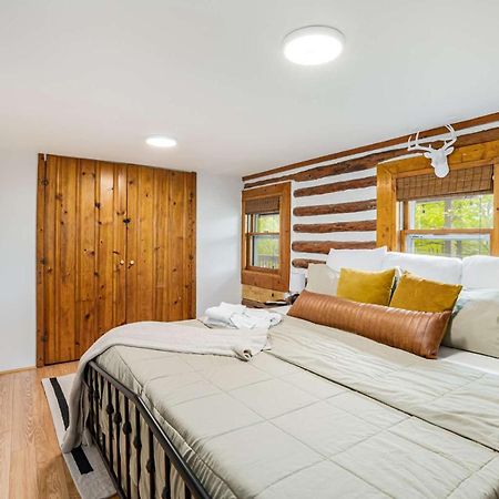 Modernized Log Cabin W Hot Tub Fire Pit & Views Berkeley Springs Exterior foto