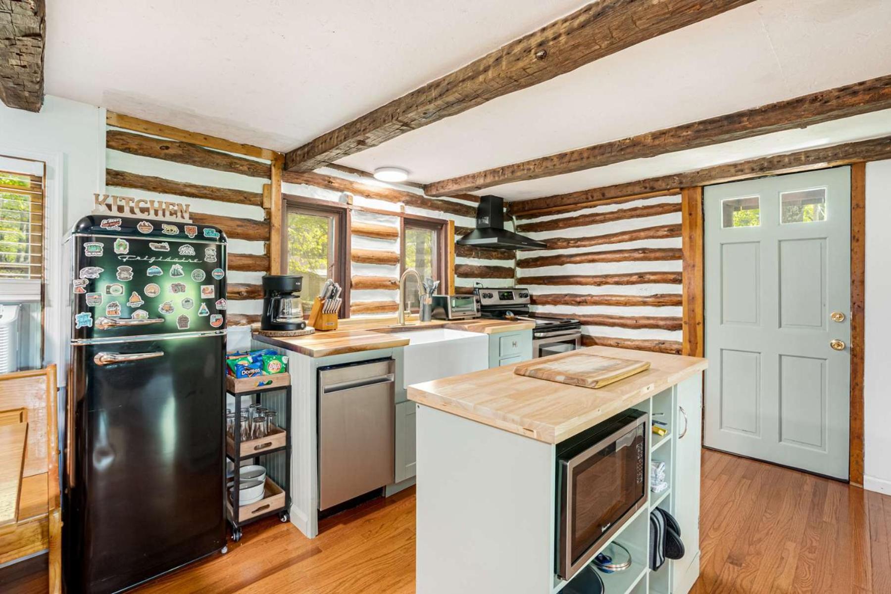Modernized Log Cabin W Hot Tub Fire Pit & Views Berkeley Springs Exterior foto