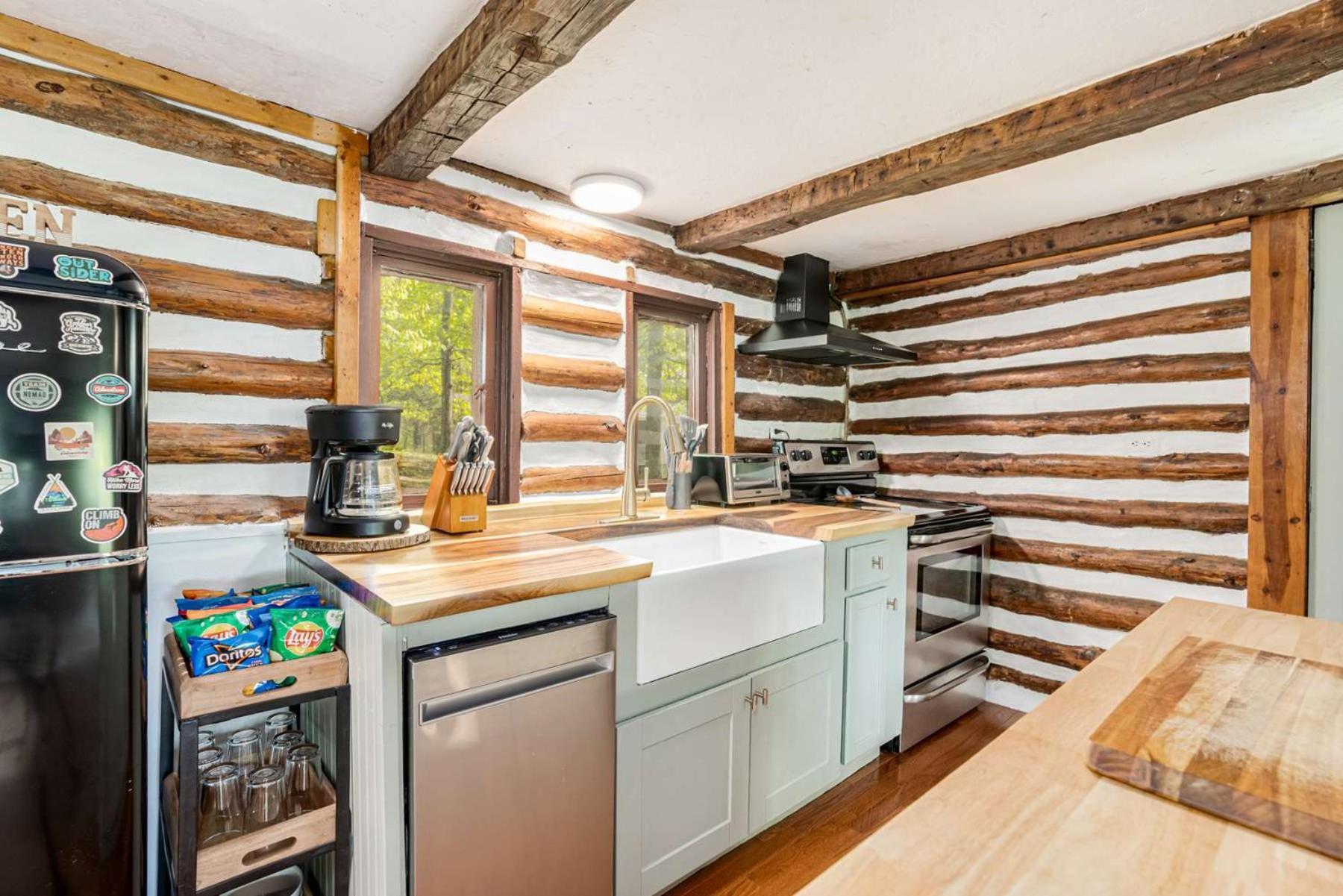 Modernized Log Cabin W Hot Tub Fire Pit & Views Berkeley Springs Exterior foto